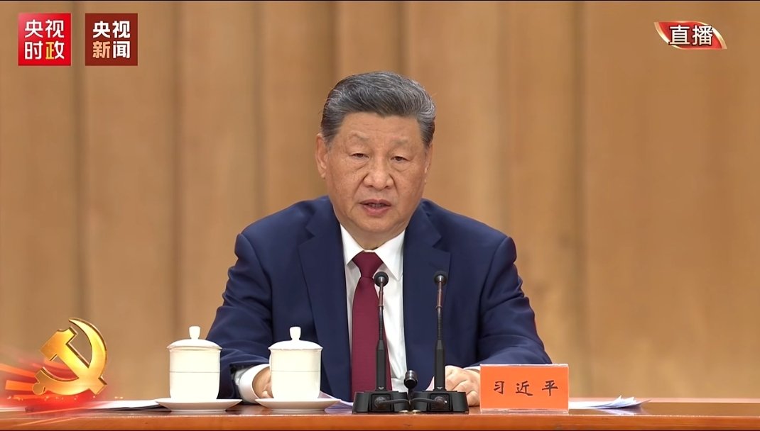 nsky_c's tweet photo. 习近平：我代表党中央，向全体中国共产党员致以节日的问候！向“七一勋章”获得者，向受表彰的全国优秀共产党员、优秀党务工作者、先进基层党组织表示热烈的祝贺！
＃我是中国共产党员 ＃我光荣 https://t.co/EJNNaf4nJ1