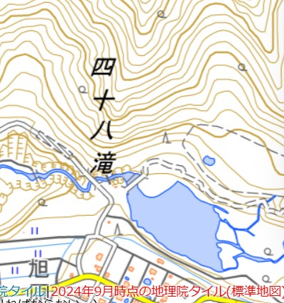 tamoshima4's tweet photo. 6月20日の山行記録において地理院地図の滝記号の向きの誤りを指摘したところ、本日、修正されているのを確認！
国土地理院に、そんな速さがあったとは…
地名の誤りとは違って誰が見ても明らかな誤りだから、すぐに直したのかな。
しかし、地理院の誰かが私の山行記録を見ているのか？ https://t.co/AD79lxUpju