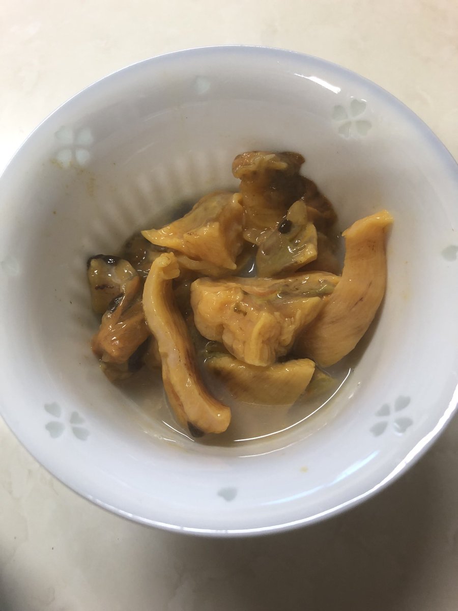 nanbubenarata's tweet photo. 酢付けと塩付けの海鞘（ホヤ）を調理しました。

꒰ᐢ´• ·̭ •`ᐢ꒱ﾉ

昔のとある八戸英語の先生は、英単語｢Where｣の発音が｢ホヤ｣と一緒に教えたと言われています。 https://t.co/piIjwB49G9