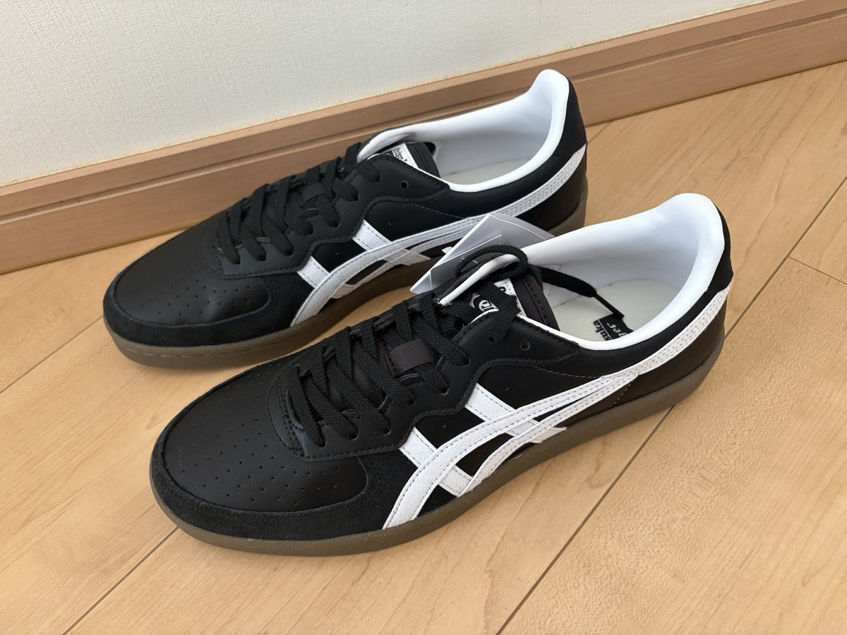 daisuke1971's tweet photo. Onitsuka Tiger GSMを購入。

「それ、アシックス？」と聞かれる未来が見える。

いや、違う。
オニツカタイガーです。

説明は長くなるので、とりあえず履いてドヤ顔しておきます。 https://t.co/R4sUoKa9Fw