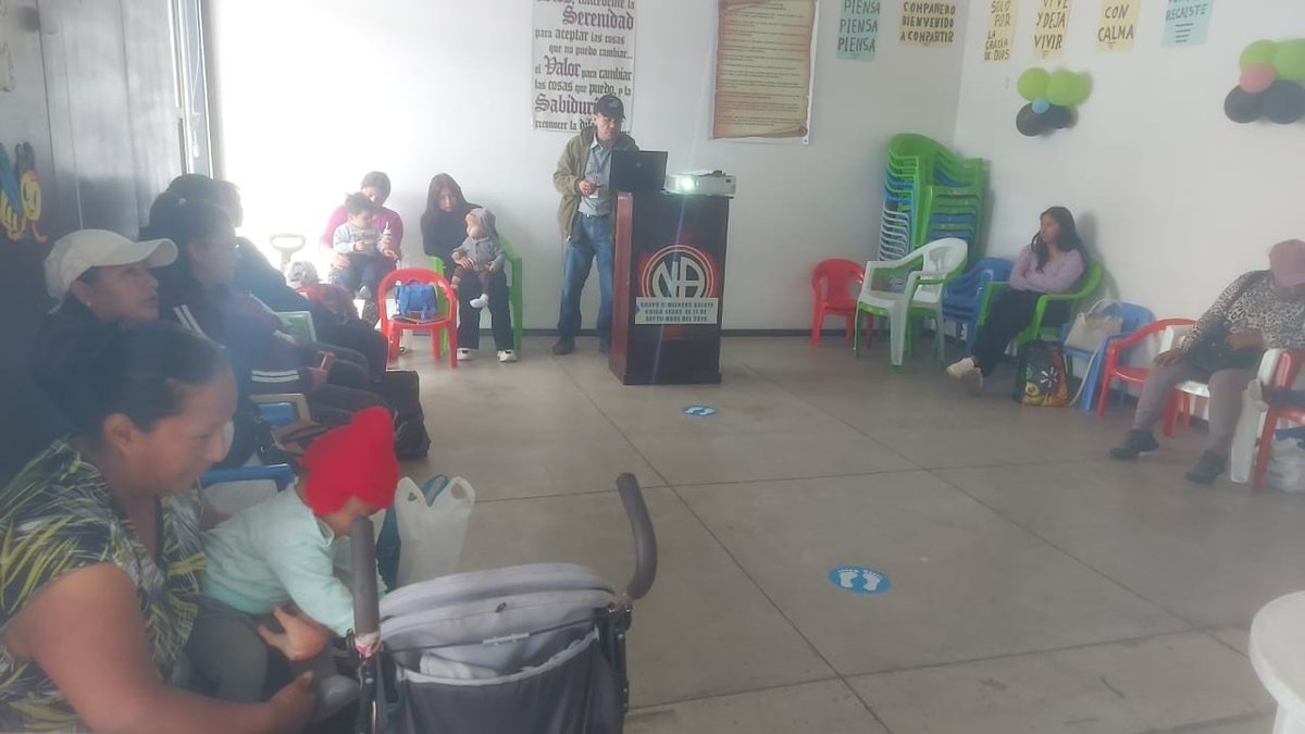 Agricultura_CZ6's tweet photo. #Azuay | Como parte de la Mesa Ecuador Crece Sin Desnutrición Infantil, capacitamos en el CDI Machángara, sobre huertos urbanos como alternativa de producción para los hogares. Además, en la Mesa Quinta Chica entregamos plántulas para fortalecer la seguridad alimentaria. 🌱🥬 https://t.co/TZVsMPfSwA