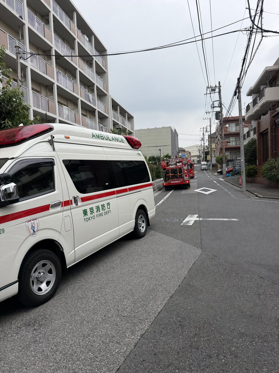 ib_style's tweet photo. 小茂根で事件か？

#板橋区
#小茂根 https://t.co/3cSiaj2j79