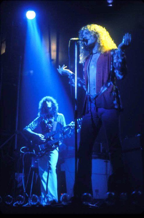 crockpics's tweet photo. Robert Plant and Jimmy Page under the spotlights at Madison Square Garden during Led Zeppelin's legendary February 1975 residency. A spectacular, high-contrast look at the band touring behind Physical Graffiti, beautifully captured on film by photographer Bob Gruen. 🎸⚡️🎤 

They hadn't played the Big Apple in a year and a half, and in that time, they had grown into the undisputed heaviest band on the planet. They were out on the road supporting their brand-new double album, Physical Graffiti, and the energy in the Garden was absolutely explosive. 

Do we have any lucky fans who were inside Madison Square Garden or the Nassau Coliseum during that historic February 1975 run? What is your favorite track from the Physical Graffiti album? Let us hear your favorite concert memories in the comments below! 👇