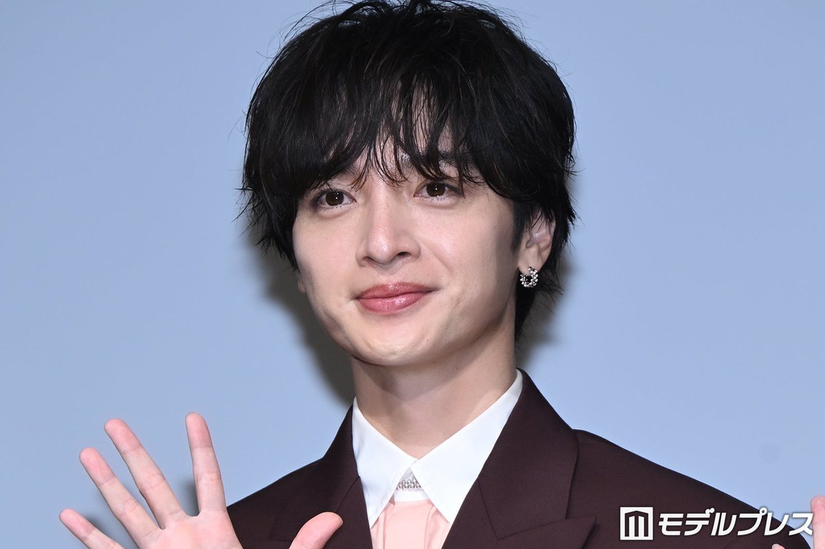 modelpress's tweet photo. キスマイ玉森裕太、行きたい場所はスーパー銭湯
https://t.co/TLoP6dVQDy

世界から存在を忘れられるとしたら何をしたいか聞かれると「スーパー銭湯」と回答。「何も気にしないで良いんだったら入りたいな」と話していた。

「マイ・フィクション」制作発表会見📺️❤️‍🩹 https://t.co/RGEWIu1urC