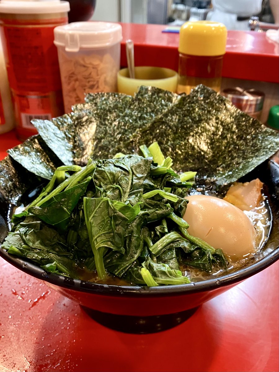 akostin0117's tweet photo. 家系総本山 吉村家
　
記憶にないくらいぶり...
やーーーっと来れました🙌ﾊﾞﾝｻﾞｰｲ♪
　
ラーメン🍜
TP👉生法蓮草🥬＋味玉🥚＋海苔⬛️
 
ﾄﾞｷﾄﾞｷﾜｸﾜｸからの
はい🙋🏼‍♀️激うまくーーーん㊗️🎉🎊✨
 
ご一緒させていただいた皆様、
ありがとうございました🙏
また同麺🍜よろしくお願いします🙇🏼‍♀️ https://t.co/vuDCxhOglz