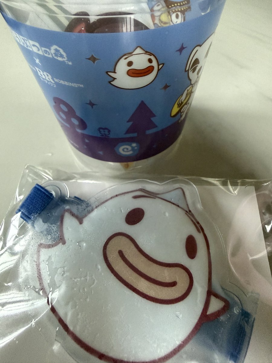 metamon_888's tweet photo. 大雨の中、チャリでアイス買いに行くわい、アホである。保冷剤バンド、あっつあつのミルク冷やすのに役に立ちそうだ👻　あつ森のフレーバーさっぱりしていて美味しい😋 https://t.co/t4sHjuO1oo