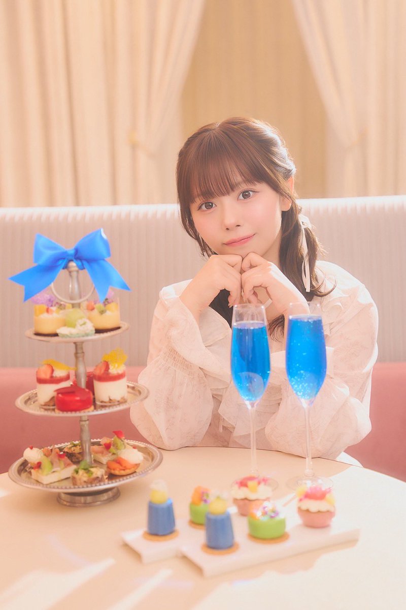 JamsCollection's tweet photo. 【 特別インタビュー🎀 】

JamsCollection × 花と菓子 Puella
-アフタヌーンティコラボ記念-

JamsCollection連載企画🦋✧*

 ＜ Vol.3 峰島こまき💙＞
https://t.co/iAoFw0qWIx

メンバー監修のケーキのこだわりや、好きなスイーツから美容のことまで♡
𓂃𓈒𓏸

❤︎ コラボメニュー展開期間：7/1〜8/14
現在予約受付中🫖🌹
❤︎ 8/7 来店イベント（個別特典会）を開催 .ᐟ

#ジャムズ