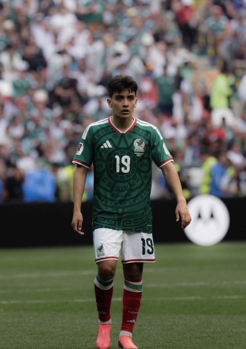 AnaBecerrilSA's tweet photo. Este muchacho tiene mucho potencial @GilbertoMora_  #ysisi #mexico https://t.co/rpyg5UcVm7