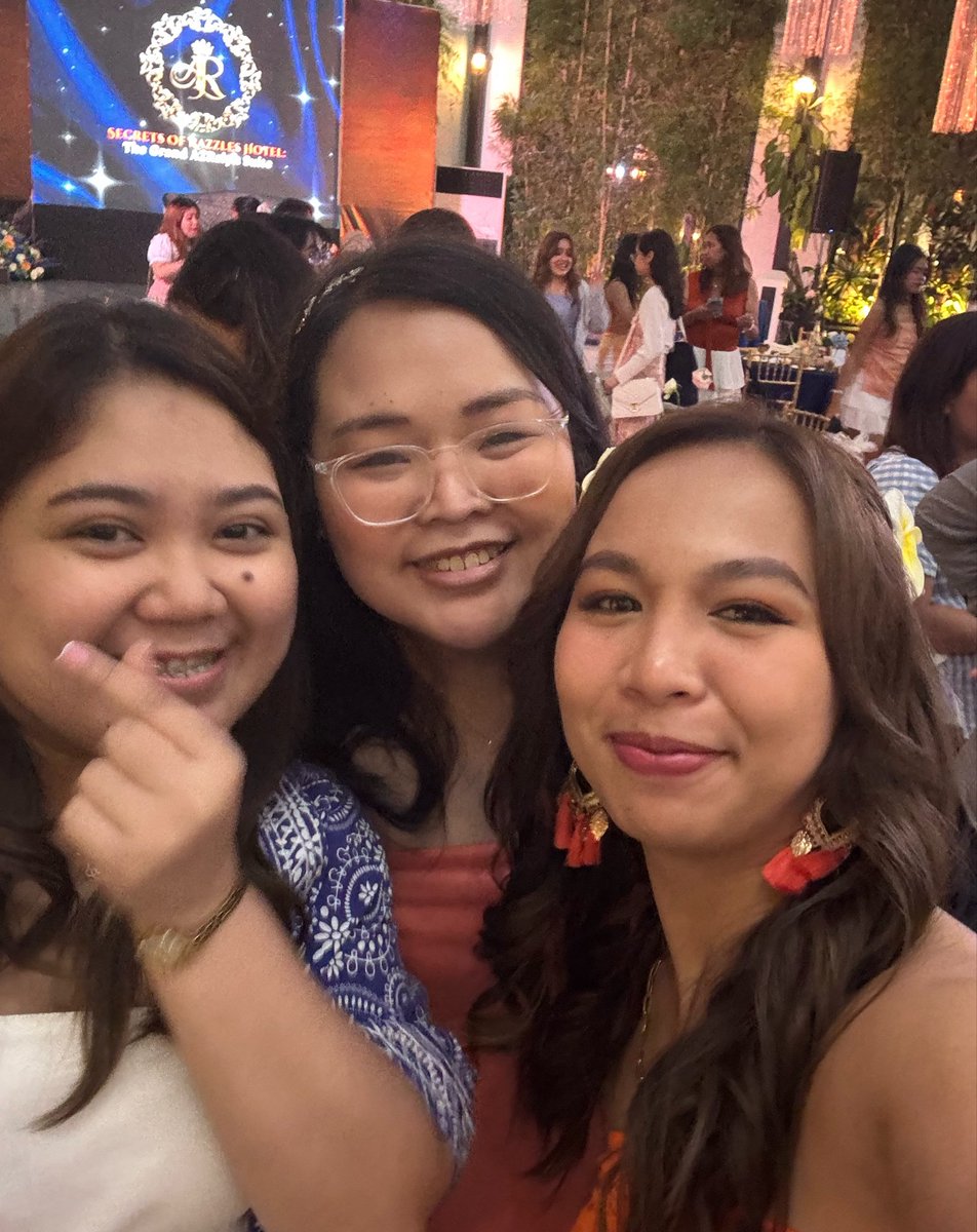 AZdarliinngg's tweet photo. Happy birthday to the best Head Admin @heyitsjgirly !! 🥳🎉

Totoo nga, ikaw talaga ang aming kalma. When the plaza gets too loud, one post from you is enough to make everything feel lighter. You always know how to reassure everyone, and somehow all the worries and uncertainties don't feel as heavy anymore. You don't just lead this community, you make it feel like home. You hold everyone together with so much love, patience, and genuine care. We're so lucky to have someone like you leading us.

Wishing you all the happiness, good health, success, peace of mind, and countless blessings you truly deserve. May all the kindness and love you give to others come back to you a hundredfold. Thank you for everything you do for this family. We love you! 💛🎂