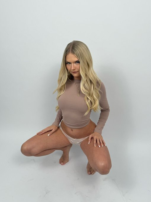 Mars...™ - 1 pic. 💎💰🐍🎬 @luluromanova https://t.co/ClI2Sp3otV