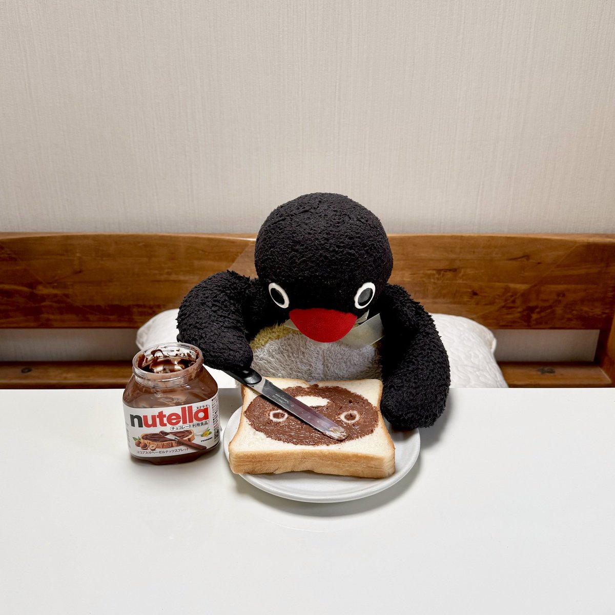 pingmyping's tweet photo. 🐧🍞 https://t.co/4PFxdQhiS7