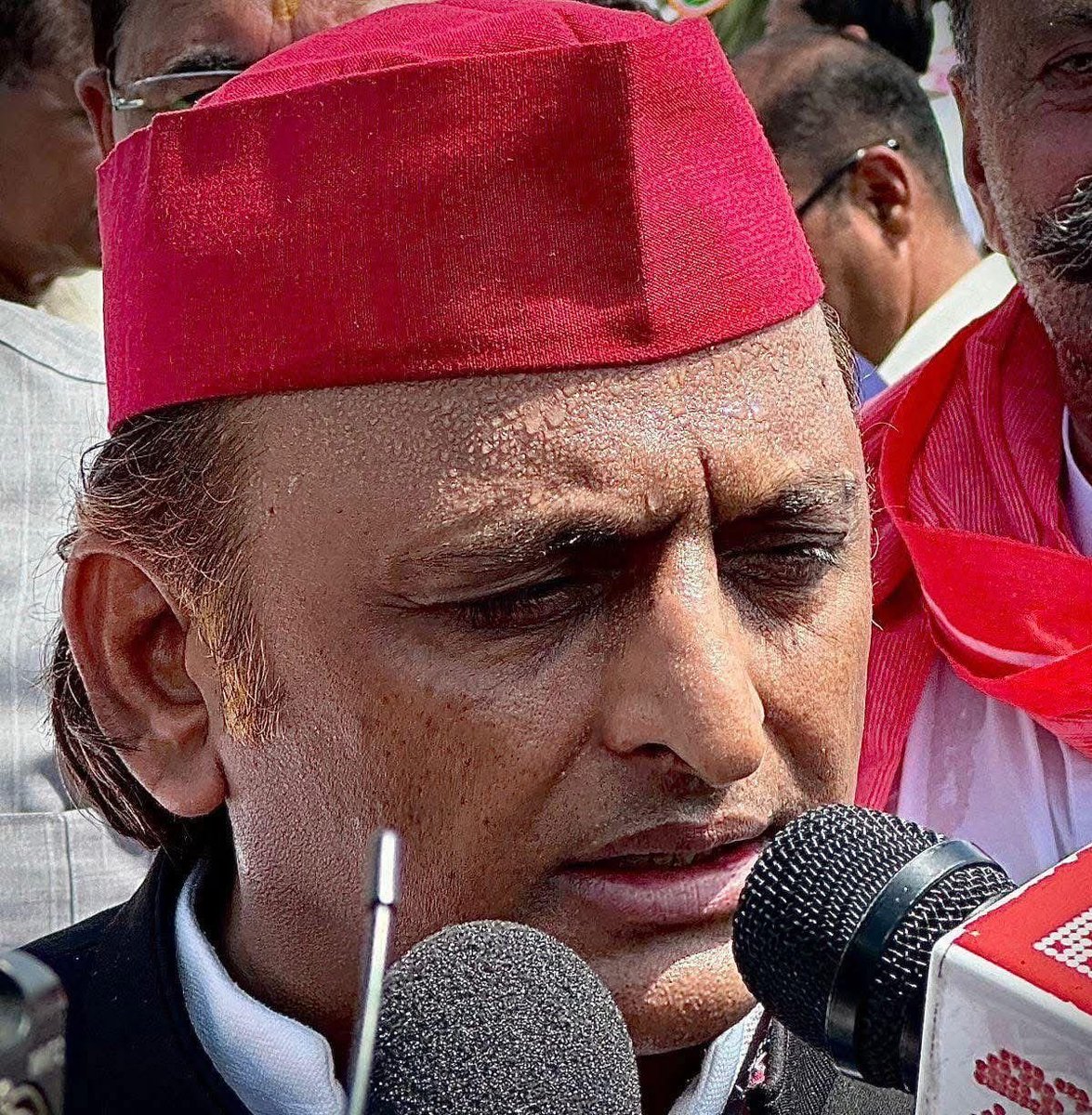riskyyadav41's tweet photo. आप पक्ष से हो या विपक्ष से अखिलेश यादव का कोई एक काम बताइए जिसके कारण आप उनको वोट दे सकते है।

हम - आदमी एक दम हीरा है।❤️ https://t.co/NByFJgTg6X