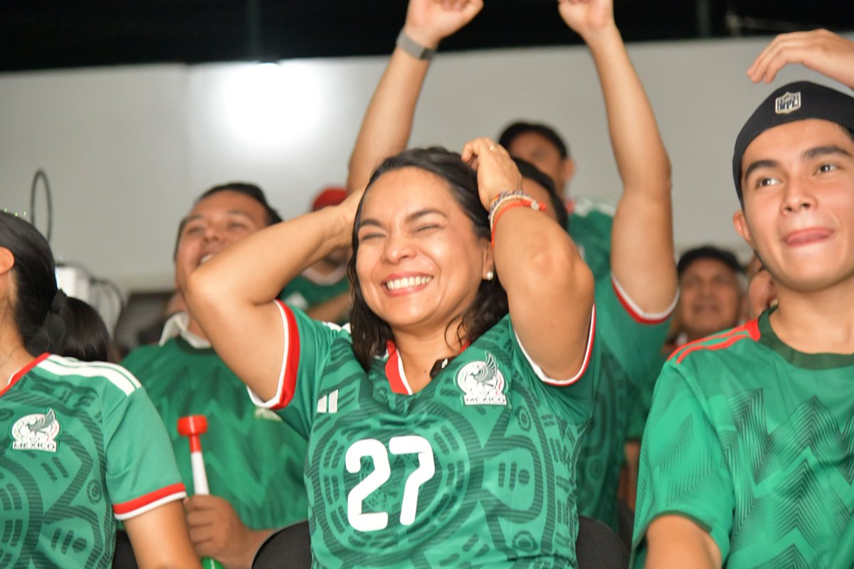 Beatriz_Mojica's tweet photo. #YSiSí En la escala de Bety Mojica cómo celebraste el gol? https://t.co/7NYEzdx7iF