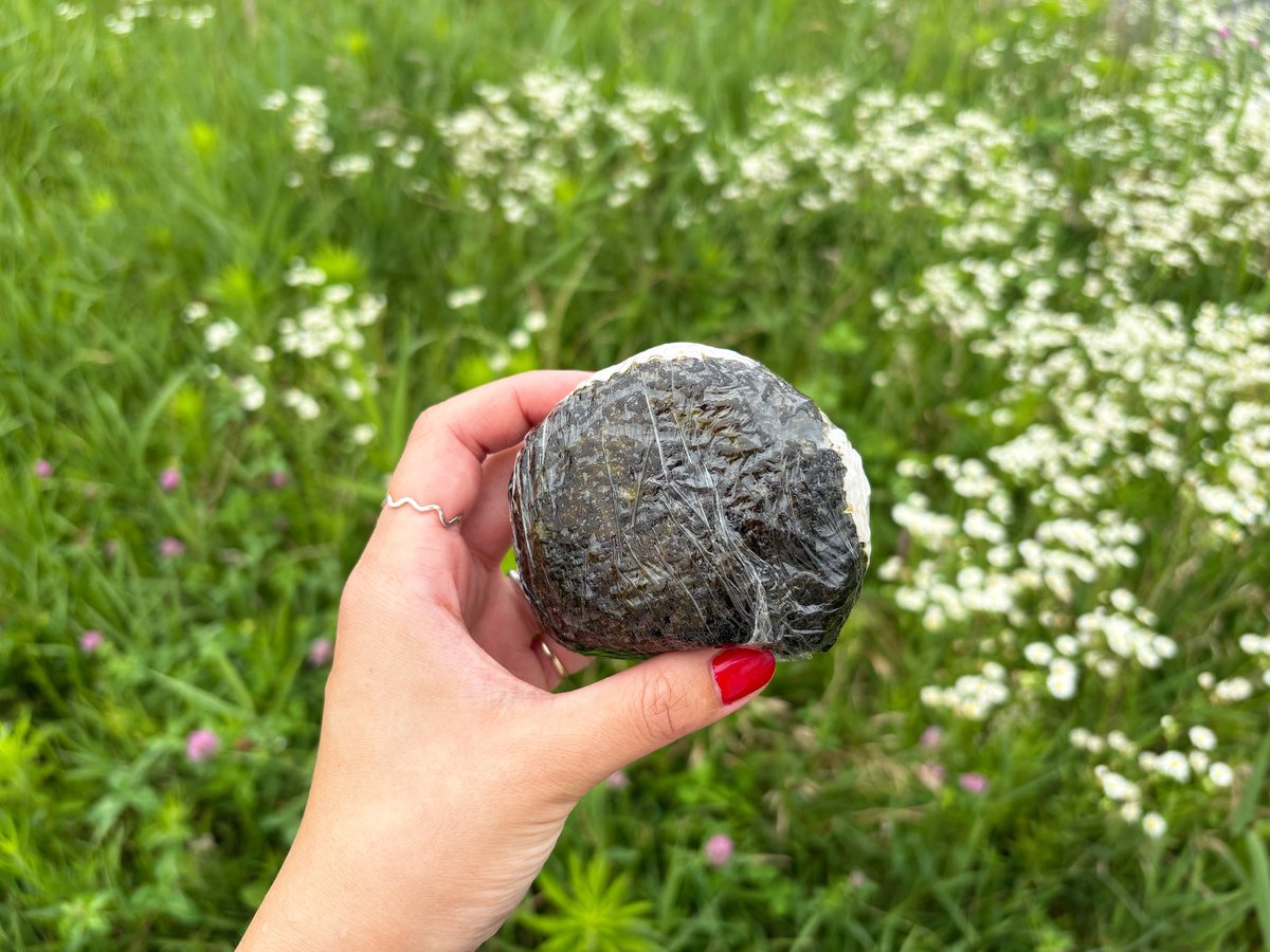おにぎり不可避だった🍙 お店の人に勧められた和牛肉ねぎ味噌にした🐃