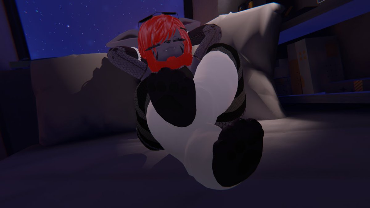 eepy foxo 🦊 tweet media