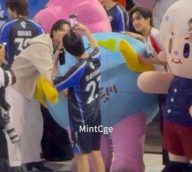 babykhunker's tweet photo. สตางค์ถ่ายรูปให้พี่มิกซ์ 4555444445555544555555 https://t.co/HLnnn0HcHO