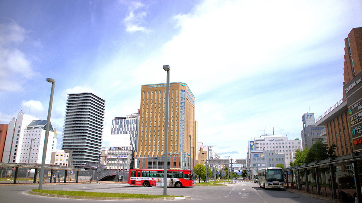 Tokyonobo's tweet photo. On the first day of our trip to Hokkaido, we stayed overnight in Asahikawa. Located near the center of Hokkaido, the city is a "core city" with a population of about 310,000—the second largest in the region after Sapporo. The photos show Asahikawa Sta. and the park close to it. https://t.co/ke1ym4bWuU