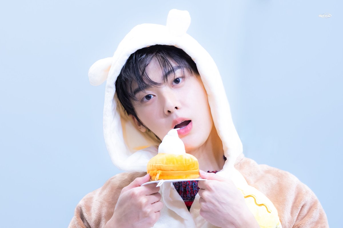 mydearsanha's tweet photo. 260626 팬싸 

🥞💛

#윤산하 #ユンサナ #YOONSANHA
@YOONSANHA_offcl https://t.co/iDoG9SNZYz