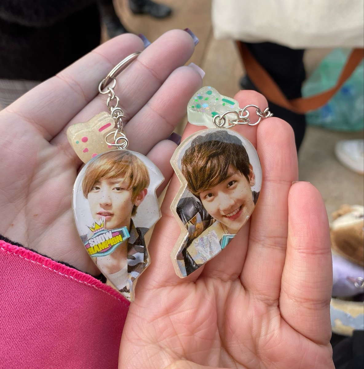 baekyeolr's tweet photo. feliz aniversário.ᐟ 🎂🥳 te amo pra sempre minha vida @SUNSUNGlRL 🩷 #happygigioday #giolali #literallyus https://t.co/I4tcnCmTo7