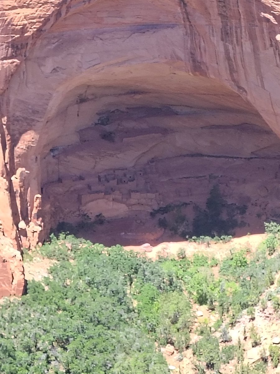 AndrewAllwander's tweet photo. They carves their homes in a giant rock!!! Pueblo Hopi natives were awesome! Today they live in the Hopi Nation surrounded by the Navajo Nation. 

#HopiNation #Hopi #Najavo #Arizona https://t.co/8gAq2cUHsy