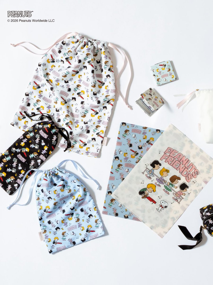 Chacott_jp's tweet photo. 【7/17(金)発売】Chacott×PEANUTS™ コラボレーションアイテムが登場！

世界中で愛され続けるPEANUTS™とのコラボレーションアイテムが登場します。 シュローダーのピアノ伴奏に合わせ、バレエの先生に扮したスヌーピーのもとでルーシー、サリー、ペパーミントパティ、マーシーがレッスンを受ける可愛らしいシーンや、ウッドストックと仲間たちが軽やかに踊る姿をチャコットオリジナルの総柄デザインで表現しました。
 思わず笑顔になるデザインをどうぞお楽しみください。

▽くわしくはこちら
https://t.co/2VQC7oIDH6

Chacott：@Chacott_jp 

#chacott #チャコット 
#peanuts #snoopy #スヌーピー