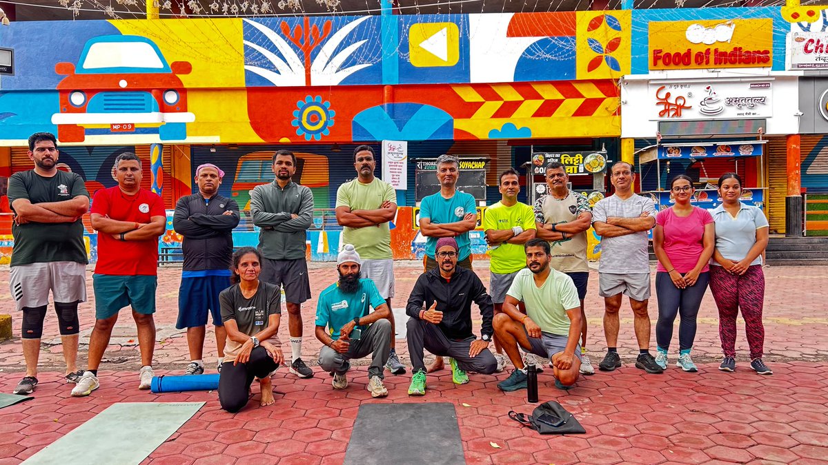 hrsanjaynegi's tweet photo. Colors bold, intervals bolder! 🔥
Morning speed session done and dusted with the Manish Pacers Army crew. Pacing strong, running together! 🏃♂️💨
#ManishPacersArmy #IntervalRun #IndoreRunning #MorningMiles #SpeedWork #FitIndia https://t.co/gsssB0zML0