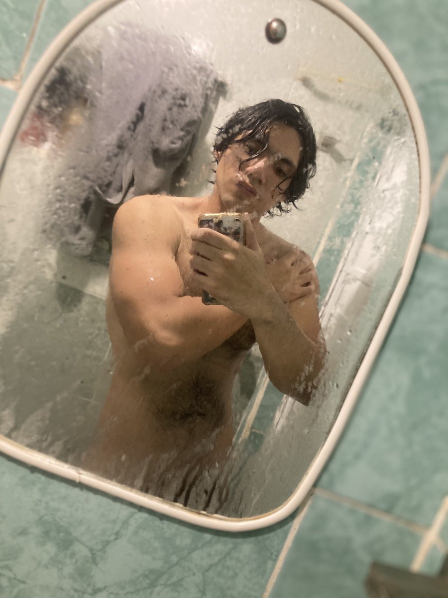 swyis69's tweet photo. Como para poner a alguien encima del lavabo 😫 https://t.co/fOwgDHY0Bp