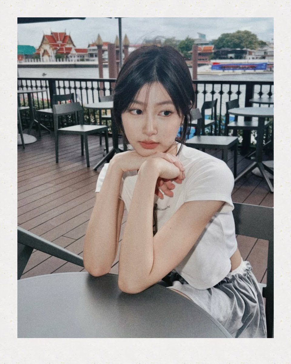 perflxtw's tweet photo. ปรุงจืด                                                         ปรุงดิบ https://t.co/Psn9qd5oF3