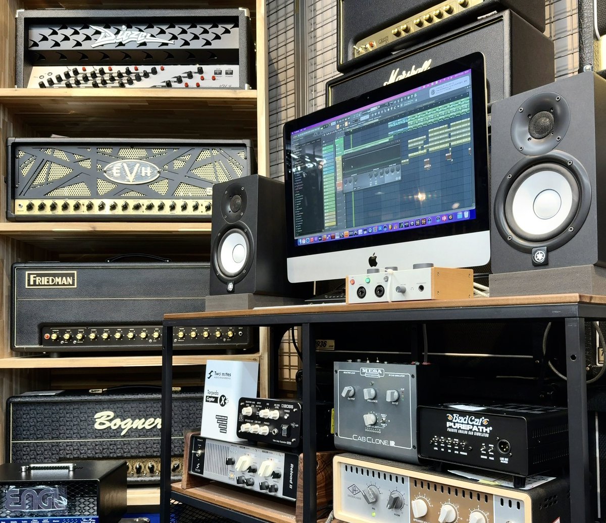 ikeberevole's tweet photo. 【#リボレ秋葉原 アンプフロア】

🎸GuitarAmpリファレンスコーナー🔉

大型チューブアンプやコンボアンプ等UAE #OX や #TwoNotes などのリアクティブロードボックスを使用したライン環境
や小音量でのサウンドチェックが可能です。
ご利用ください❗️

#ReeactiveLoad
#REVOLE
#AKIHABARA https://t.co/uLmYWtgcjE