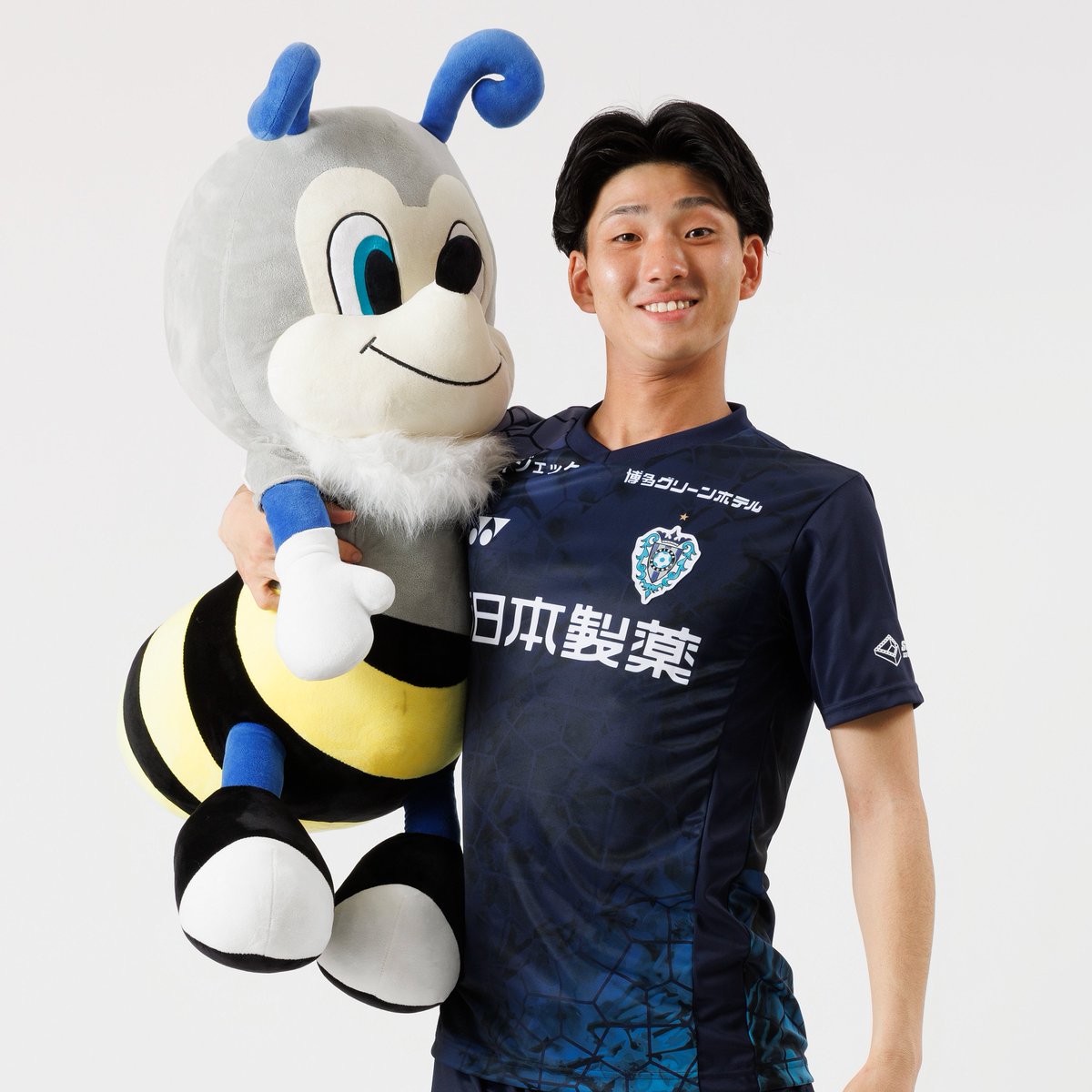 AvispaF's tweet photo. 🎂 HAPPY BIRTHDAY🎂

本日7月1日は #前田快 選手の22歳の誕生日です🎉 

お誕生日おめでとう😊
素敵な1年になりますように🐝✨

#アビスパ福岡 https://t.co/n5AhcejvwO