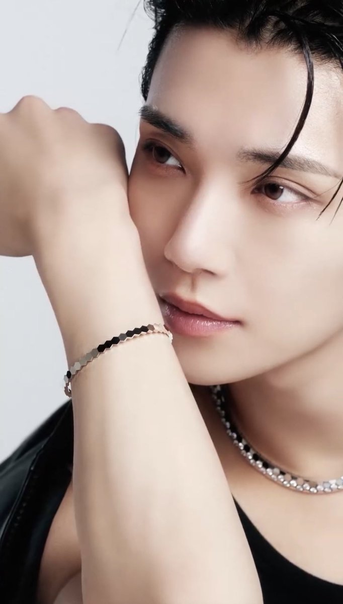 hjszones's tweet photo. OH WOW JOSHUA HONG FOR NUMERO TOKYO! #조슈아 https://t.co/aoN1E4Q27g