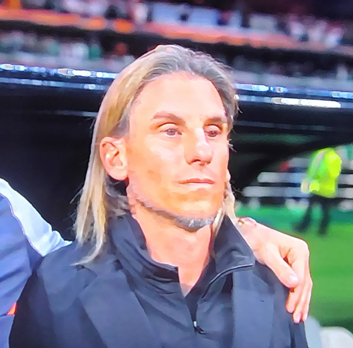 wpbh12's tweet photo. @MrOFFSIDER No es normal su mirada, está aterrorizado 😵‍💫 https://t.co/GOOYs7k84S
