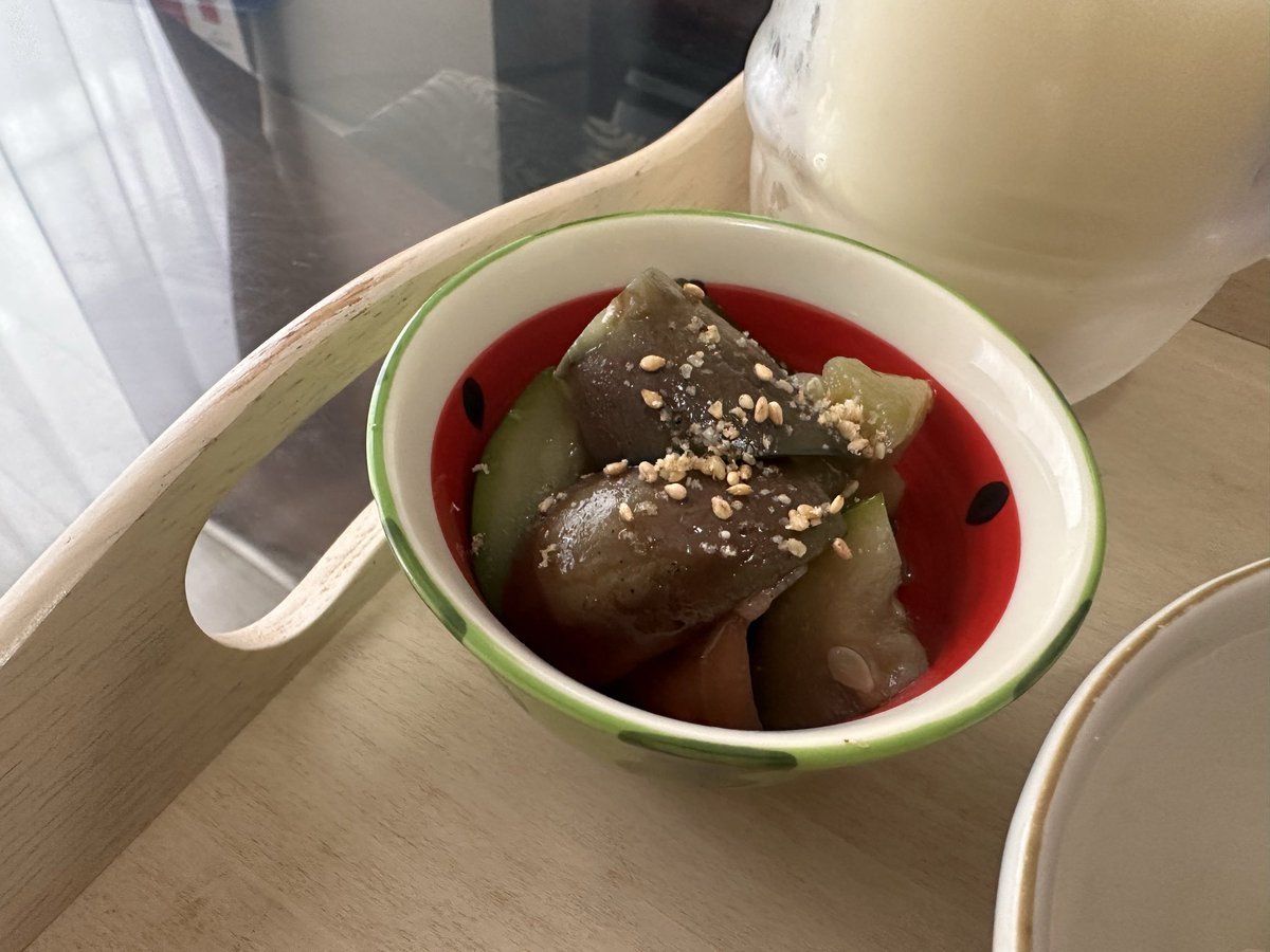 ogtikt's tweet photo. らんち。従姉妹にお土産で頂いたｻﾄｩｰ水産のﾎﾀﾃ🍛。あと🍆とｽﾞｯｷｰﾆの揚げ浸し。
大通のｻﾄｩｰ水産、お散歩コースだったな。泣きそう https://t.co/WDXC0h4s00