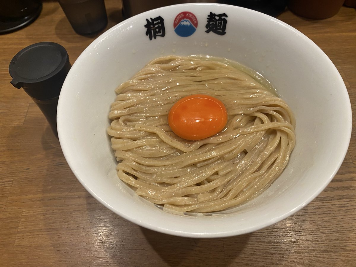 minamo327's tweet photo. #るぅの餌付け
#りら見

桐麺‼︎うまうま https://t.co/looXGHbxMU