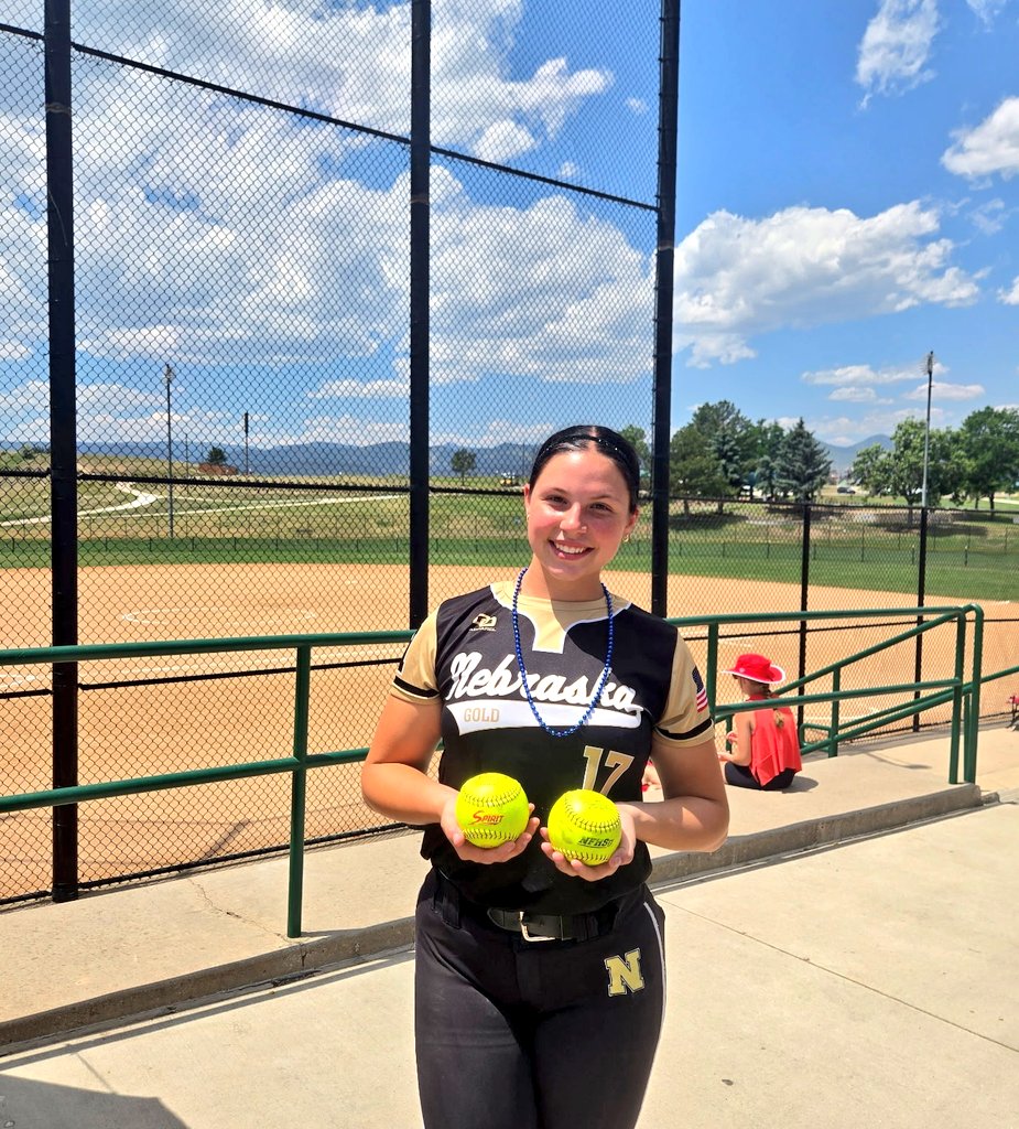 EllieHampt18877's tweet photo. Started off the Sparkler today and got the chance to hit back to back bombs!! We have 2 more pool play games tomorrow and then head into bracket!! https://t.co/aaF9h8EPYQ