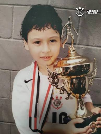 14Adryel's tweet photo. vai ser muito foda quando ter brasil e noruega e no final do jogo o gabriel magalhães, o haaland e o martinelli falar que assinou contrato com o corinthians até 2030 https://t.co/LLH087i6iy