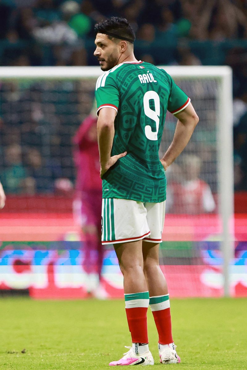 David_Arce_'s tweet photo. RAUL JIMENEZ, COMO LA TRAIGAS, A LO QUE TE HUELA, Y AUNQUE ME SALGA SANGRITA! https://t.co/uU0nEv3jts