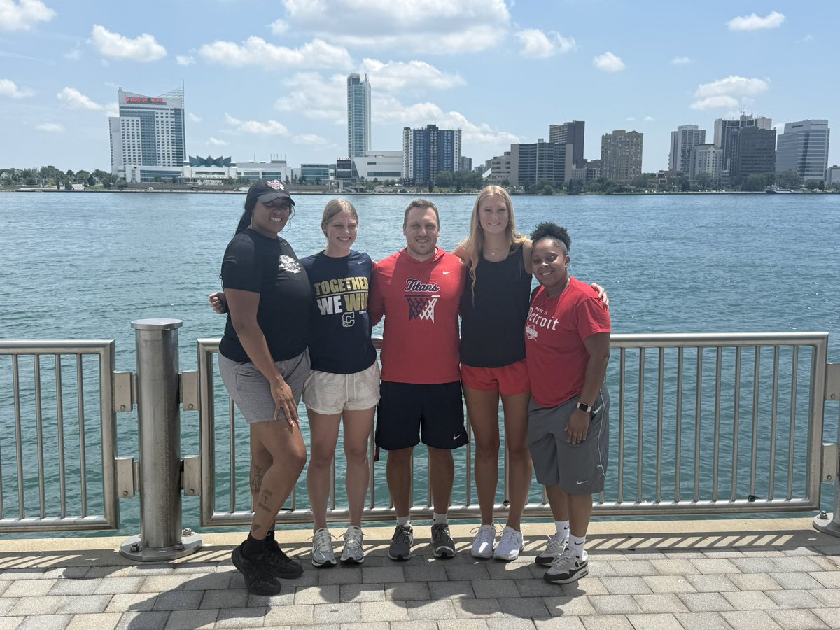 Maddy_watko's tweet photo. Had an amazing visit, thank you @Detroit_WBB staff for taking the time to show me what Detroit Mercy has to offer! Learned a lot and had fun!
@haffeyk 
@tania_davis1 
@CoachTone__ 
@CoachJuanitaC 
@cathedralgbb 
@WVThunderS4017U https://t.co/f7VTRj0opu