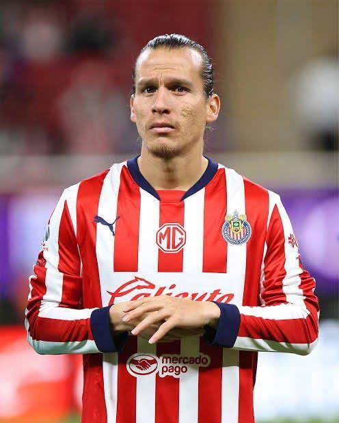 UnCule_mas9's tweet photo. @CONMEBOL @LaTri Moisés Caicedo nos es más que el oso Gonzalez de mis Chivas https://t.co/DLm0W8hAVe