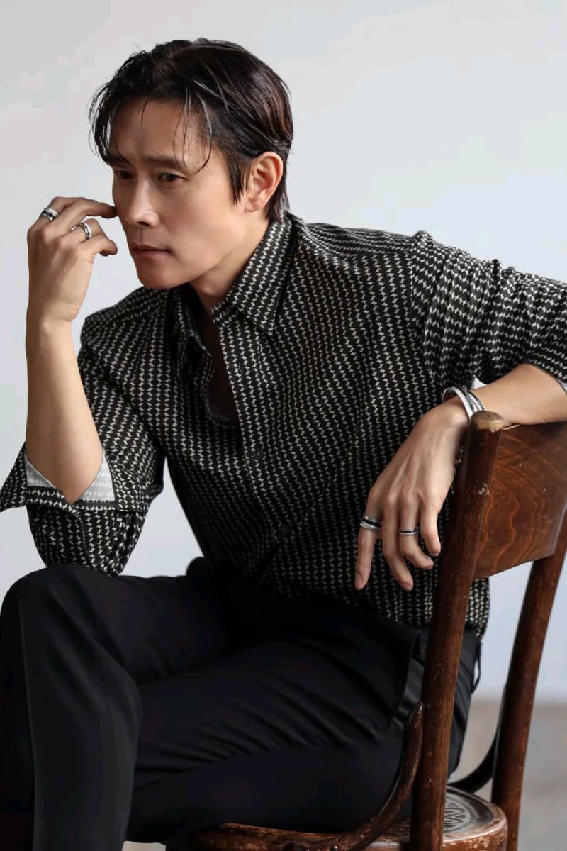 inhoandgihun's tweet photo. he’s turning 56 years old in 11 days btw https://t.co/EK1dj6w0w9