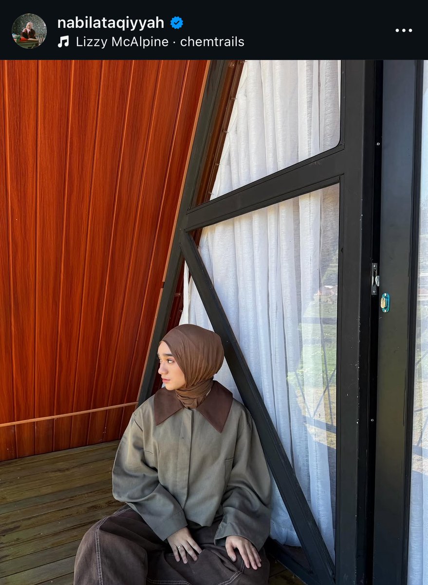 awaaannnn__'s tweet photo. keluarga cemara. tebak yang mana ibunya 🤔 https://t.co/Qcb6TZqMsE