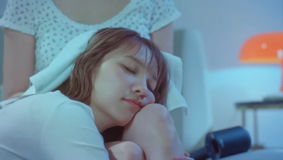 sapphicslike's tweet photo. hashtag need this rn https://t.co/zvMh4cjnTG