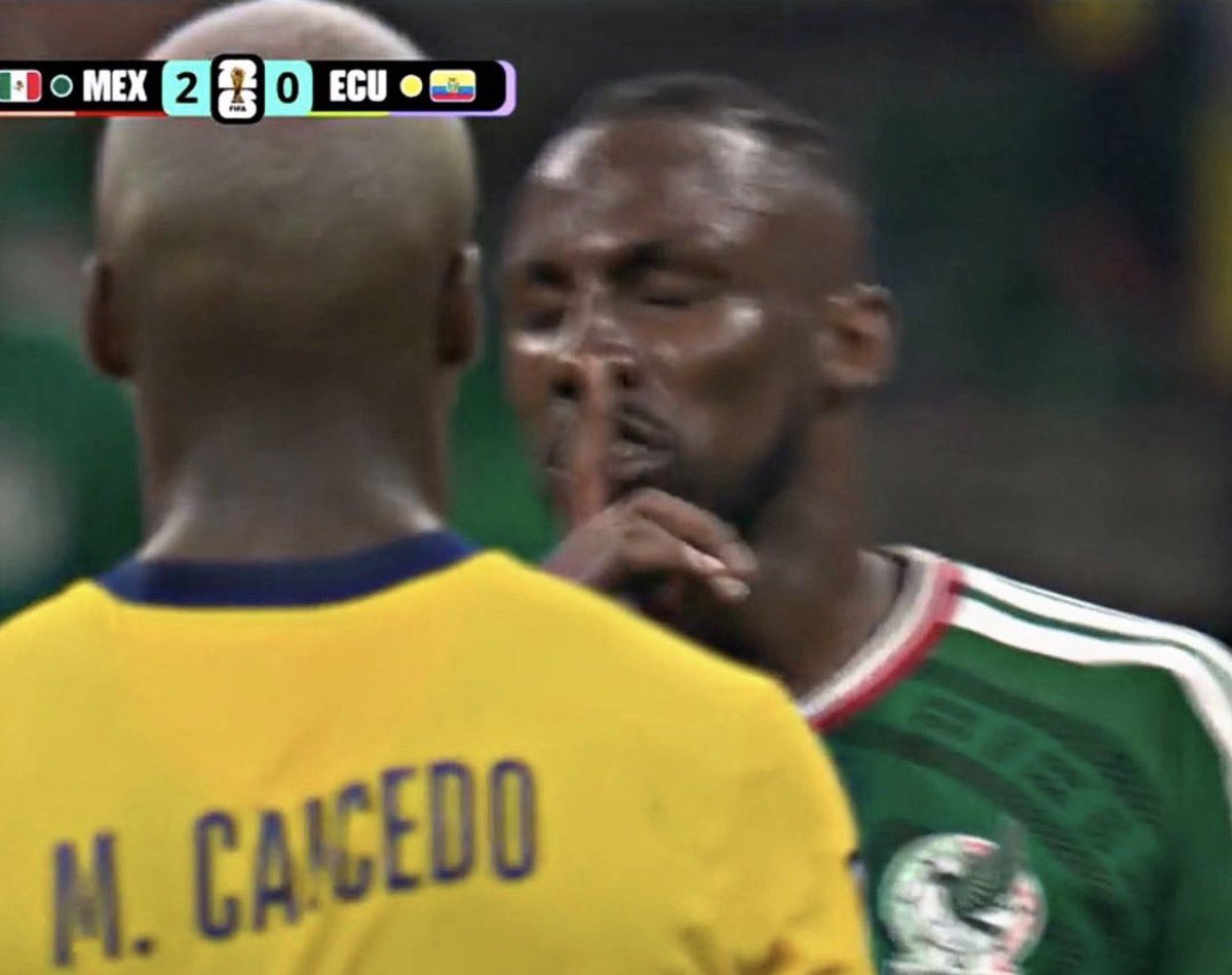 99FootBall0's tweet photo. Julian Quiñones to Moises Caicedo

THIS IS COLD 🤫 😂 https://t.co/N93nD0REml