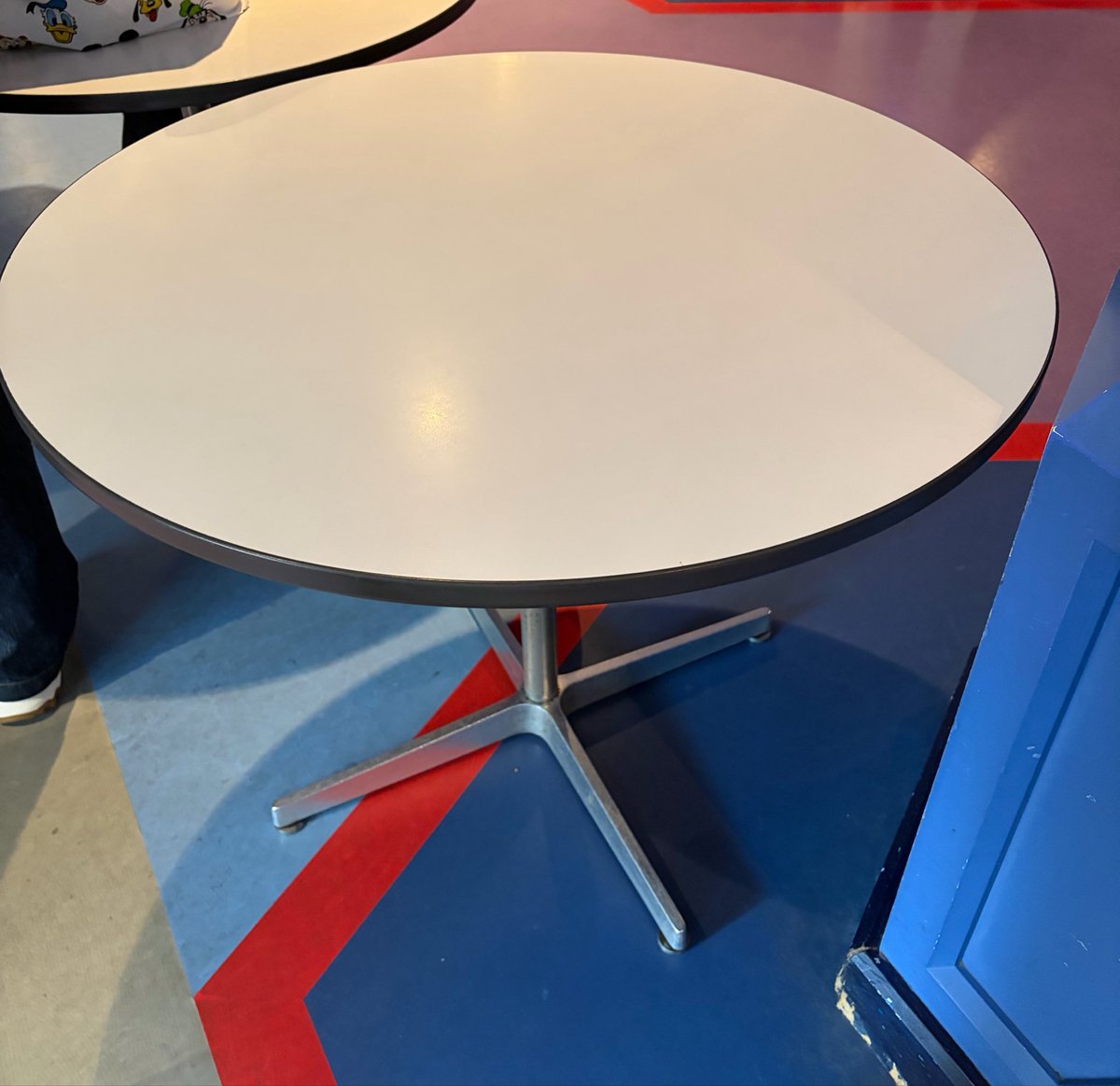Lizzie_1127's tweet photo. ファンダフルグリーティングレポ

・セットのドリンクはスペシャルドリンクでも可

・荷物テーブルに置ける(最高)

・１時間前から専用スペースで食べれる

・ご飯は食べてる途中でもテーブルに置いてグリに行ける。グリ後残りは外で食べるよう指示あり。 https://t.co/OGxWGrSQiL