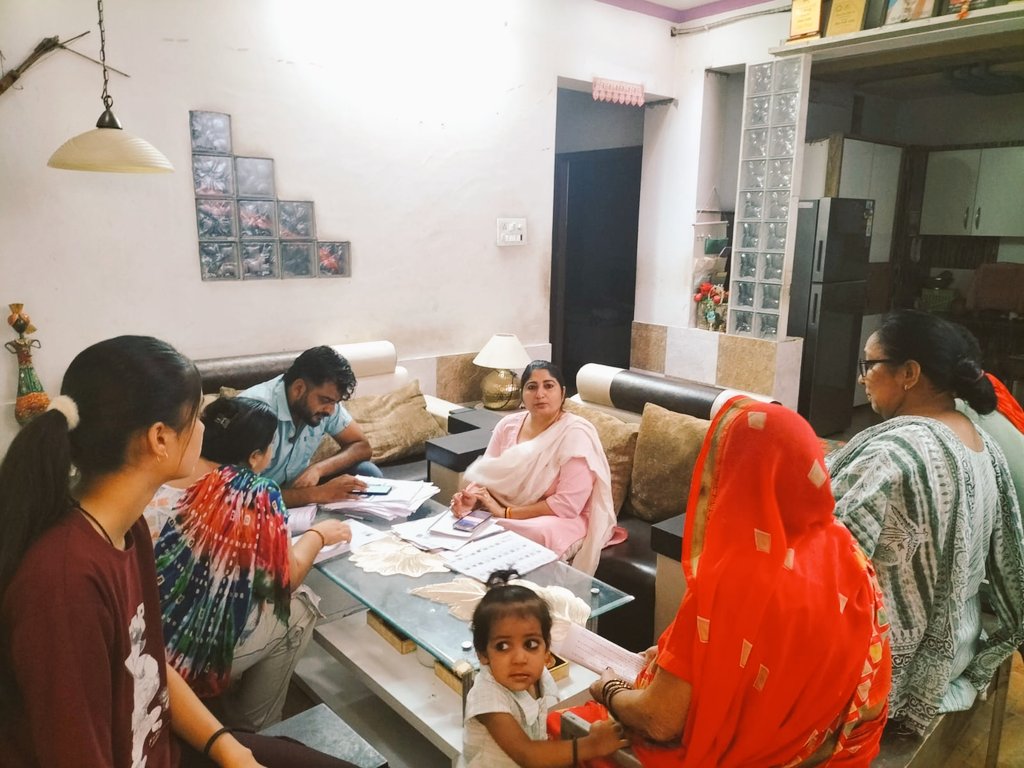 DrNehaDhawan's tweet photo. #SIR
Booth 61, Hansi Distributing Enumeration form with BLO and providing info to the citizens in neighbourhood Neha Dhawan
#AwarenessDrive #Information
@DrSatishPoonia @bjparchanagupta @BJP4Haryana @BJP4India @ECISVEEP @DiprHaryana @TawdeVinod @NayabSainiBJP @PhanindranathS3 https://t.co/mgrEnd4yLJ