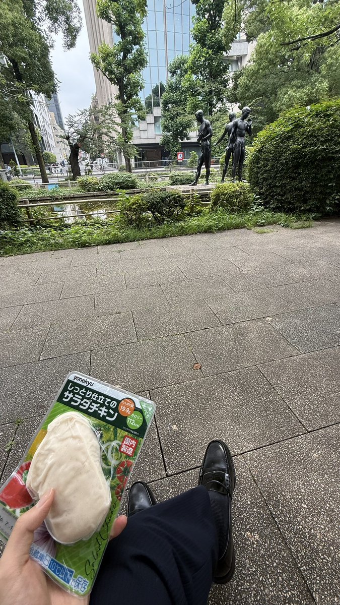 Asaga_8's tweet photo. 今日は男の全裸をおかずにおかず食べます。 https://t.co/Wjf9vkFWPR