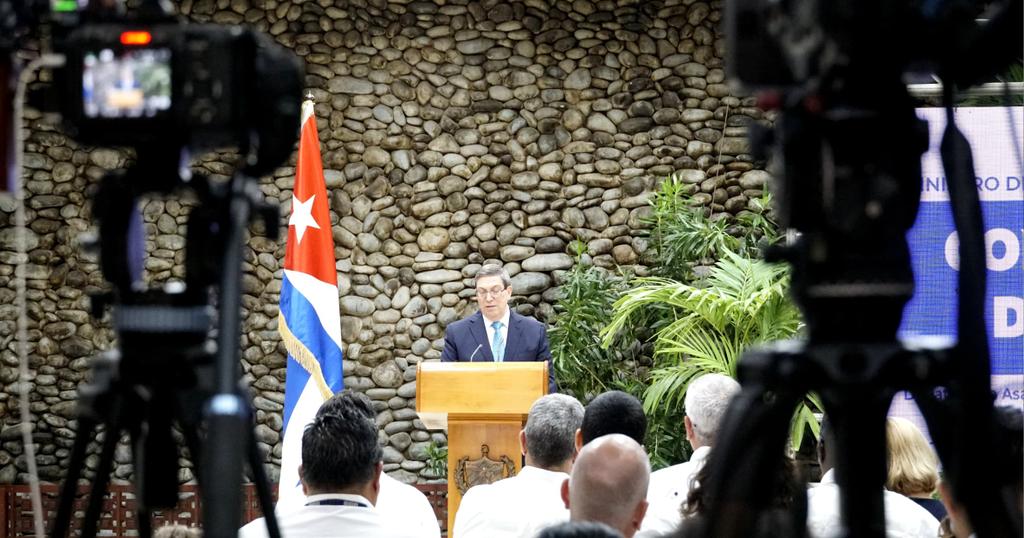 Deb_invexCuba's tweet photo. @BrunoRguezP
#Cuba🇨🇺 solicitó sesión Asamblea General @ONU_es el 7 julio. Denunciará acciones agresivas de #EEUU: amenaza de agresión militar, cerco energético y otras medidas de recrudecimiento extremo del bloqueo, acto de castigo colectivo contra nuestro pueblo.#TumbaElBloqueo https://t.co/o4GVagUutQ