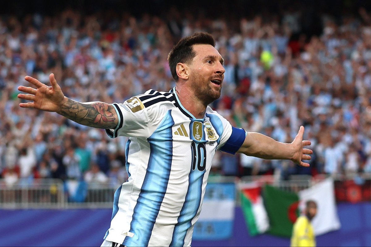nxt2a's tweet photo. @AbuOmar_FCB طبعا ميسي 🇦🇷🩵 https://t.co/pOBYi2FWPR