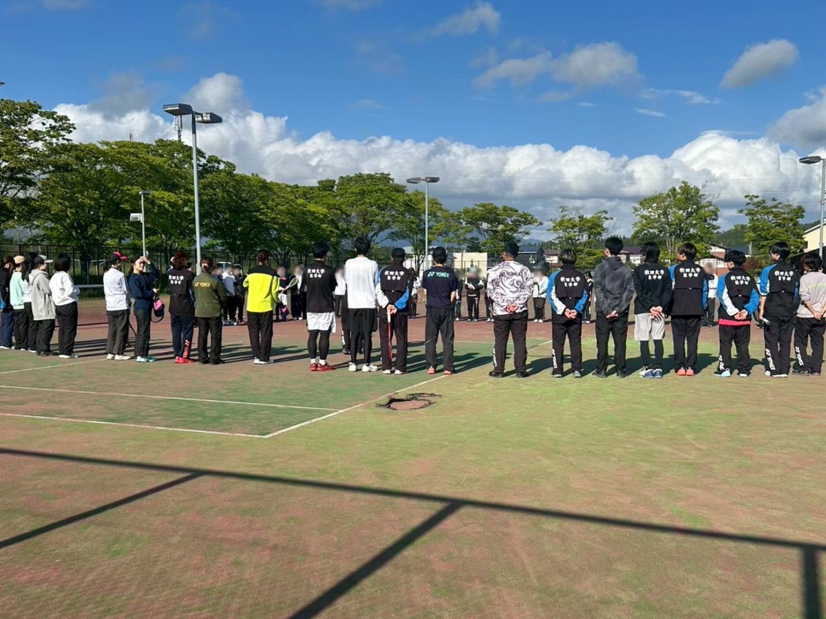 AkitaMedST's tweet photo. 5月9日に秋田大学テニスコートにて弘前大学さんと練習試合を行いました！
久々の練習試合で緊張感もありましたが、実りの多い試合になりました✨
1年生は初めての他校との試合になりました☺️ https://t.co/xnghP5a6jq