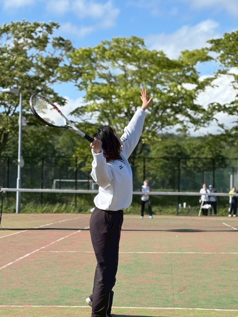 AkitaMedST's tweet photo. 5月9日に秋田大学テニスコートにて弘前大学さんと練習試合を行いました！
久々の練習試合で緊張感もありましたが、実りの多い試合になりました✨
1年生は初めての他校との試合になりました☺️ https://t.co/xnghP5a6jq